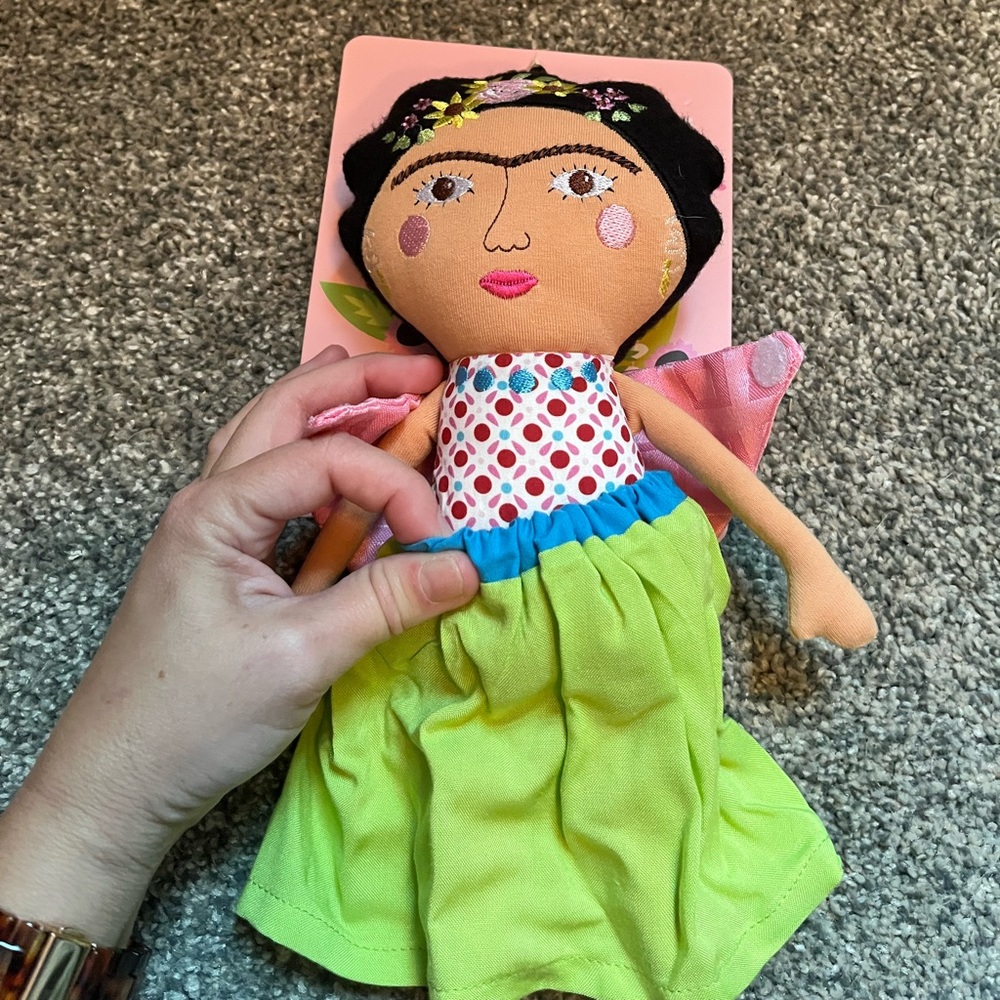 ✨ Piccolina Frida Kahlo trailblazers doll. Removable cape & skirt. - Picture 6 of 6